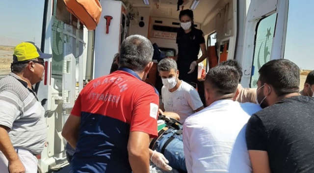 Mardin&#039;de tır şarampole uçtu:1 yaralı