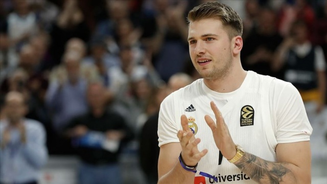 Mavericksli Luka Doncic NBA tarihine geçti Mavericksli Luka Doncic NBA tarihine geçti
