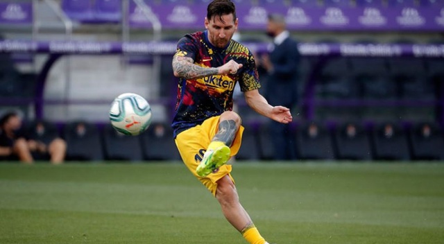 Messi, 1 milyar dolar kazanan ikinci futbolcu olmaya hazırlanıyor Messi, 1 milyar dolar kazanan ikinci futbolcu olmaya hazırlanıyor