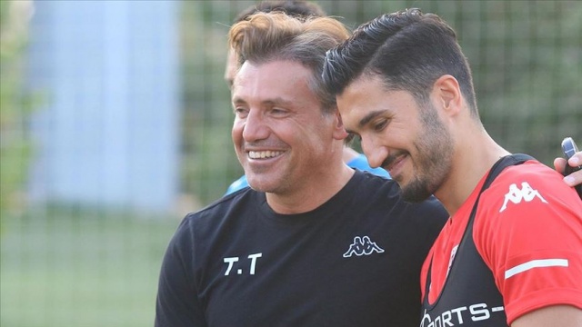 Nuri Şahin, Antalyaspor ile ilk antrenmanına çıktı Nuri Şahin, Antalyaspor ile ilk antrenmanına çıktı