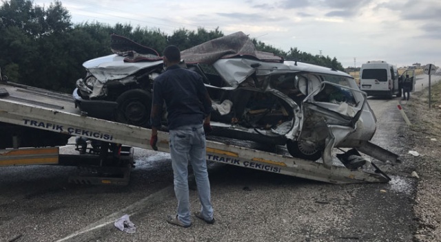 Otomobil ile kamyonet çarpıştı: 1 ölü, 5 yaralı