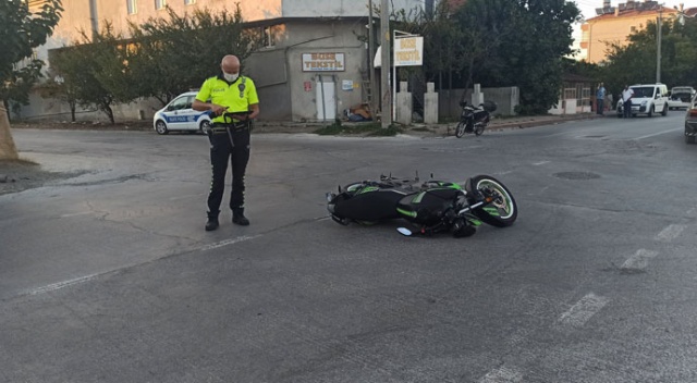 Otomobil ile motosiklet çarpıştı: 1 yaralı Otomobil ile motosiklet çarpıştı: 1 yaralı