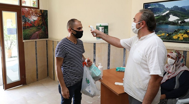 Rize'de apartman yöneticisi binayı karantinaya aldı