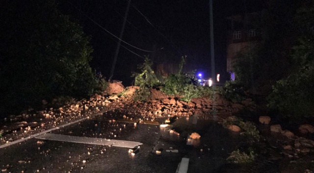 Rize'de şiddetli yağış: 2 yaralı var Rize'de şiddetli yağış: 2 yaralı var