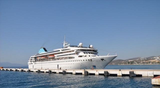 Salgın sonrası ilk turist gemisi aylar sonra Kuşadası Limanı’na yanaştı