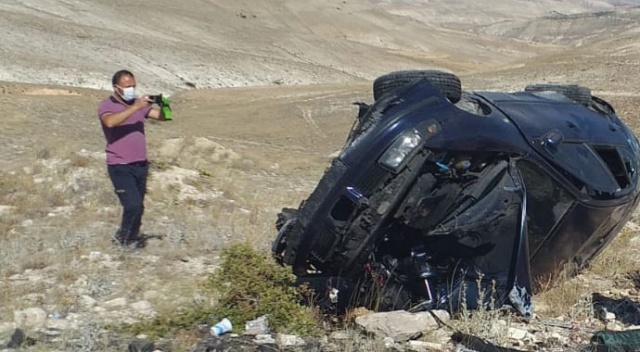Sivas'ta trafik kazası: 1 ölü 2 yaralı Sivas'ta trafik kazası: 1 ölü 2 yaralı