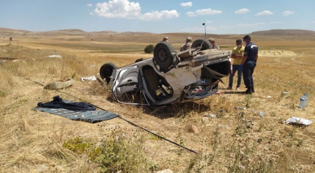 Sivas'ta trafik kazası: 1 ölü 4 yaralı Sivas'ta trafik kazası: 1 ölü 4 yaralı