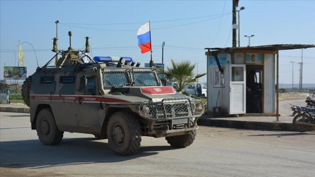 Suriye'de, Rus askeri aracının ABD askeri aracına çaptığı öne sürüldü Suriye'de, Rus askeri aracının ABD askeri aracına çaptığı öne sürüldü