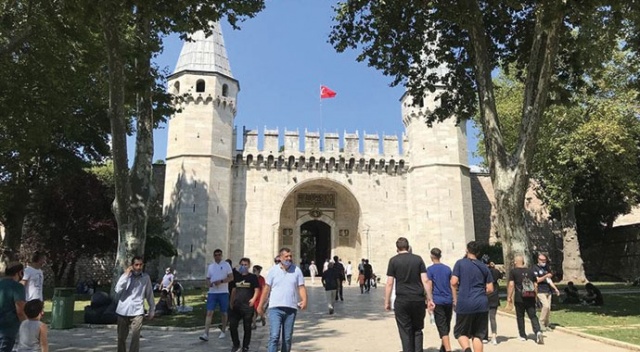Tarihi Yarımada'daki müzeler ve tarihi camilere ziyaretçi akını