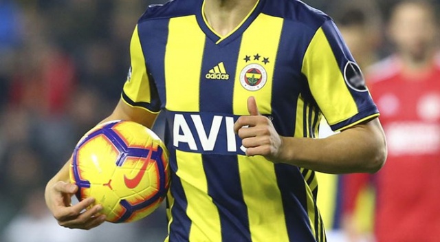 Transferin hızlısı Fenerbahçe rakiplerinin oyuncularını alıyor Transferin hızlısı Fenerbahçe rakiplerinin oyuncularını alıyor