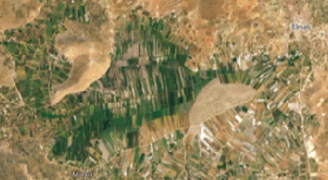 Uzaydan Antalya dağlarında tarım Uzaydan Antalya dağlarında tarım