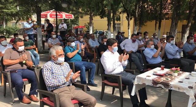 Vatandaşlar büyük müjdeyi alkışlarla karşıladı Vatandaşlar büyük müjdeyi alkışlarla karşıladı