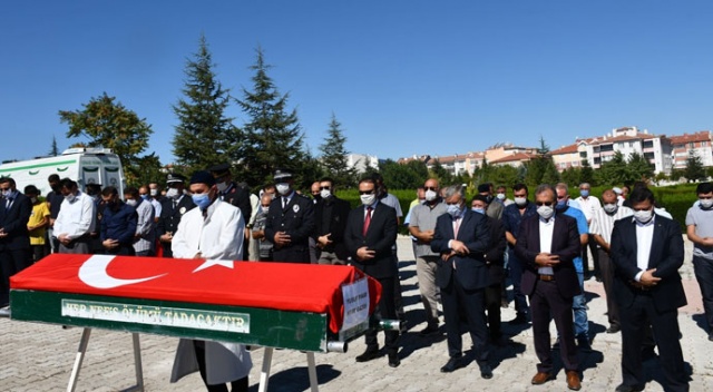 Vefat eden Kore Gazisi törenle defnedildi Vefat eden Kore Gazisi törenle defnedildi