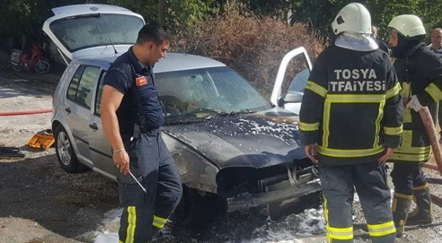 Yanan otomobil kullanılmaz hale geldi