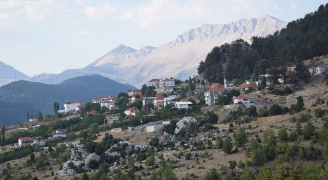 Yaz aylarında nüfusu 10 katına çıkıyor, buraya gelen dönmek istemiyor Yaz aylarında nüfusu 10 katına çıkıyor, buraya gelen dönmek istemiyor