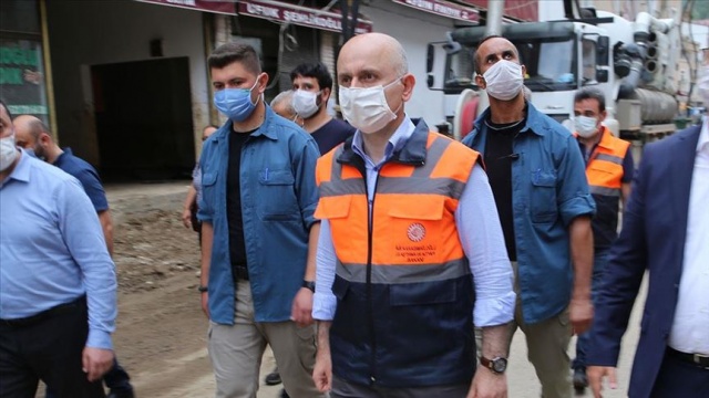 Ankara-Niğde Otoyolu'ndan ilk gün 10 bine yakın araç geçti Ankara-Niğde Otoyolu'ndan ilk gün 10 bine yakın araç geçti