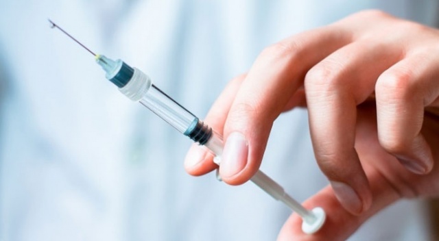 Annesine aşı yaptıramayınca dehşet saçtı!