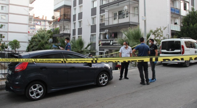 Astsubay, eşini ve kuaför çalışanını vurup intihar etti