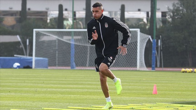 Beşiktaş'ta Şilili futbolcu Enzo Roco'nun sözleşmesi feshedildi Beşiktaş'ta Şilili futbolcu Enzo Roco'nun sözleşmesi feshedildi