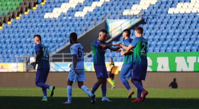 Çaykur Rizespor, Trabzonspor&#039;a 4-3 mağlup oldu