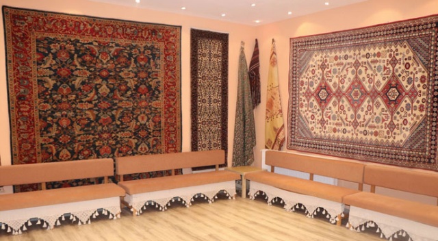 Duyan kulaklarına inanamadı! Ev fiyatına halı