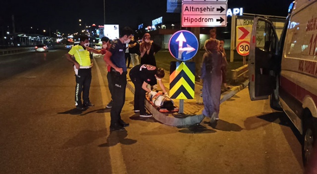 Düz yolda giderken takla atan araçtaki 3 kişi yaralandı Düz yolda giderken takla atan araçtaki 3 kişi yaralandı