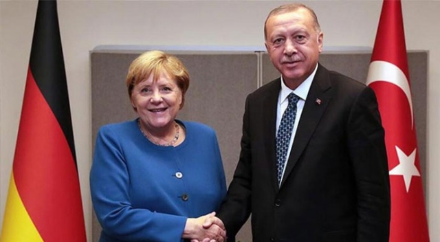 Erdoğan'dan Merkel'e: Gerginliği artıranlar Yunan ve Rum tarafı