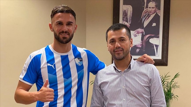 Erzurumspor, Armando Sadiku ile 2 yıllık sözleşme imzaladı Erzurumspor, Armando Sadiku ile 2 yıllık sözleşme imzaladı