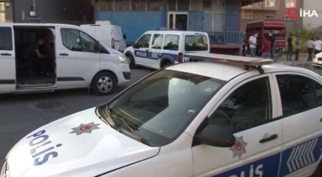 Evi soymaya çalışan hırsızlar yaşlı kadını vurdu Evi soymaya çalışan hırsızlar yaşlı kadını vurdu