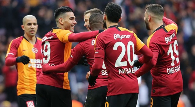 Galatasaray sezonu sahasında açıyor Galatasaray sezonu sahasında açıyor