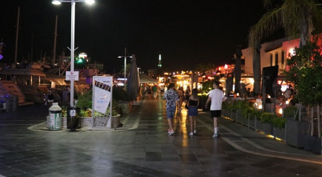 Gece 24.00’ten sonra Marmaris’te sadece insan sesi vardı