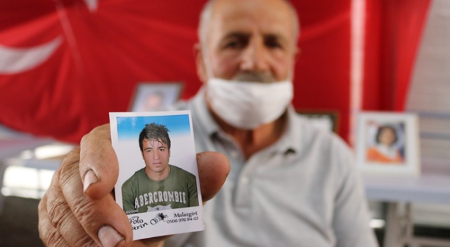 HDP önündeki evlat nöbeti eylemine bir aile daha katıldı