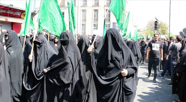 İran'da düşüşe geçen Kovid-19 vakaları Aşure törenlerinden sonra yeniden yükseldi İran'da düşüşe geçen Kovid-19 vakaları Aşure törenlerinden sonra yeniden yükseldi