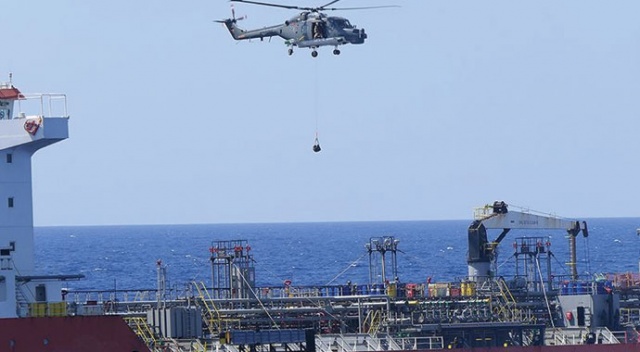 İrini Operasyonu'nda Bingazi'ye jet yakıtı taşıyan gemi durduruldu