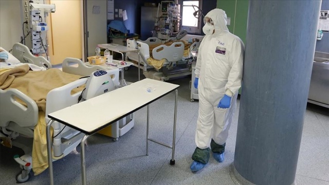 İtalya&#039;da Covid-19 salgınında yeni vaka sayıları binin üstünde seyrediyor