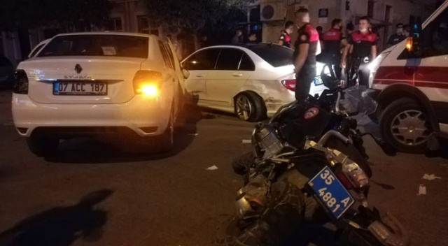 İzmir'de ters yönde giden otomobil dehşet saçtı