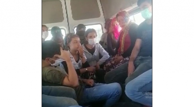 Konya'da minibüse binen 31 kişi jandarmaya yakalandı Konya'da minibüse binen 31 kişi jandarmaya yakalandı