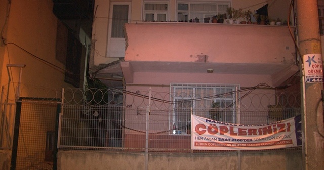 Küçükçekmece’de evin balkonu çöktü: 1 yaralı Küçükçekmece’de evin balkonu çöktü: 1 yaralı