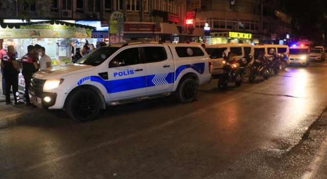 Küfür ettiği için kendisini uyaran sokak satıcısını bıçaklayarak ağır yaraladı Küfür ettiği için kendisini uyaran sokak satıcısını bıçaklayarak ağır yaraladı