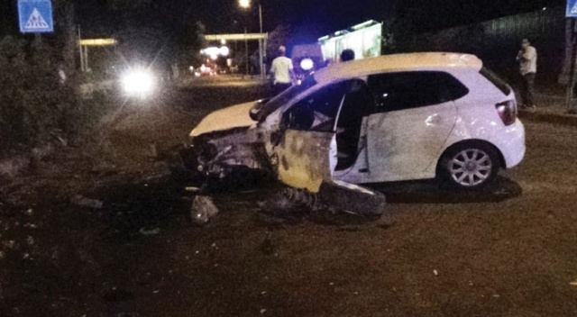 Pert olan araçtan burnu bile kanamadan çıktı