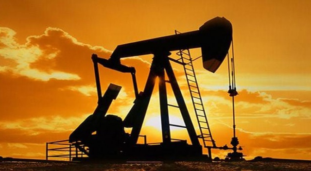 Petrol çakıldı dolar yükseldi