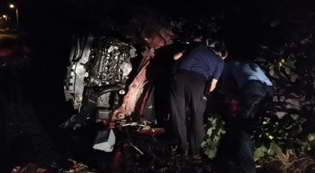 Traktöre arkadan çarpan otomobilde 2 kişi hayatını kaybetti Traktöre arkadan çarpan otomobilde 2 kişi hayatını kaybetti