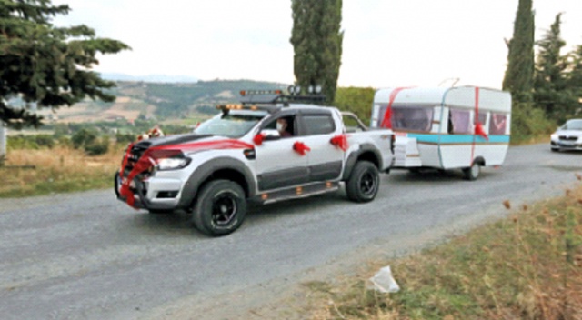 Virüse karşı karavan gelin arabası Virüse karşı karavan gelin arabası