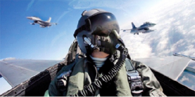 Yunan jetlerini kadın pilotlarımız kovaladı Yunan jetlerini kadın pilotlarımız kovaladı