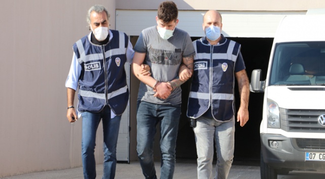 22 yaşındaki gencin katil zanlısı adliyeye sevk edildi 22 yaşındaki gencin katil zanlısı adliyeye sevk edildi