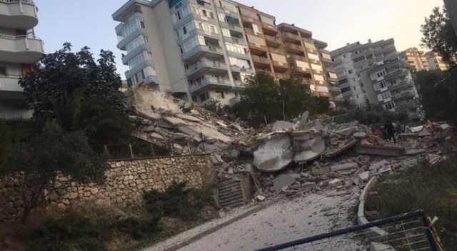 9 katlı apartman çöktü