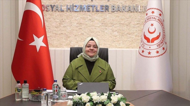 Aile, Çalışma ve Sosyal Hizmetler Bakanı Selçuk, 81 ilden kız çocuklarıyla görüştü Aile, Çalışma ve Sosyal Hizmetler Bakanı Selçuk, 81 ilden kız çocuklarıyla görüştü