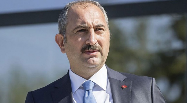 Bakan Gül: Vesayet çağrışımlarını ortaya çıkaracak söylemlerden başta hukukçuların kaçınması lazım Bakan Gül: Vesayet çağrışımlarını ortaya çıkaracak söylemlerden başta hukukçuların kaçınması lazım