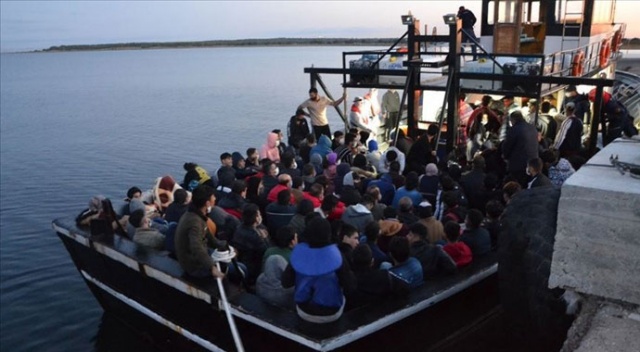 Çanakkale açıklarında 144 göçmen yakalandı