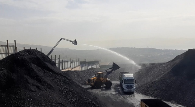 Dilovası’ndaki kömürlük yangını 15 saattir söndürülemedi